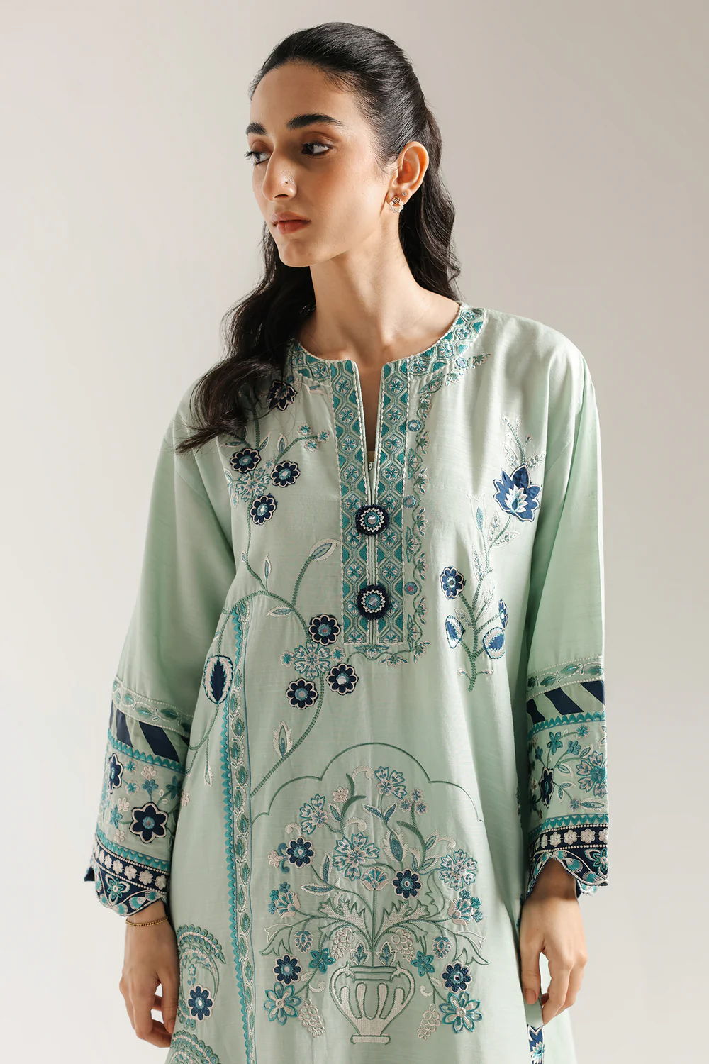 EMBROIDERED SUIT - Image 2