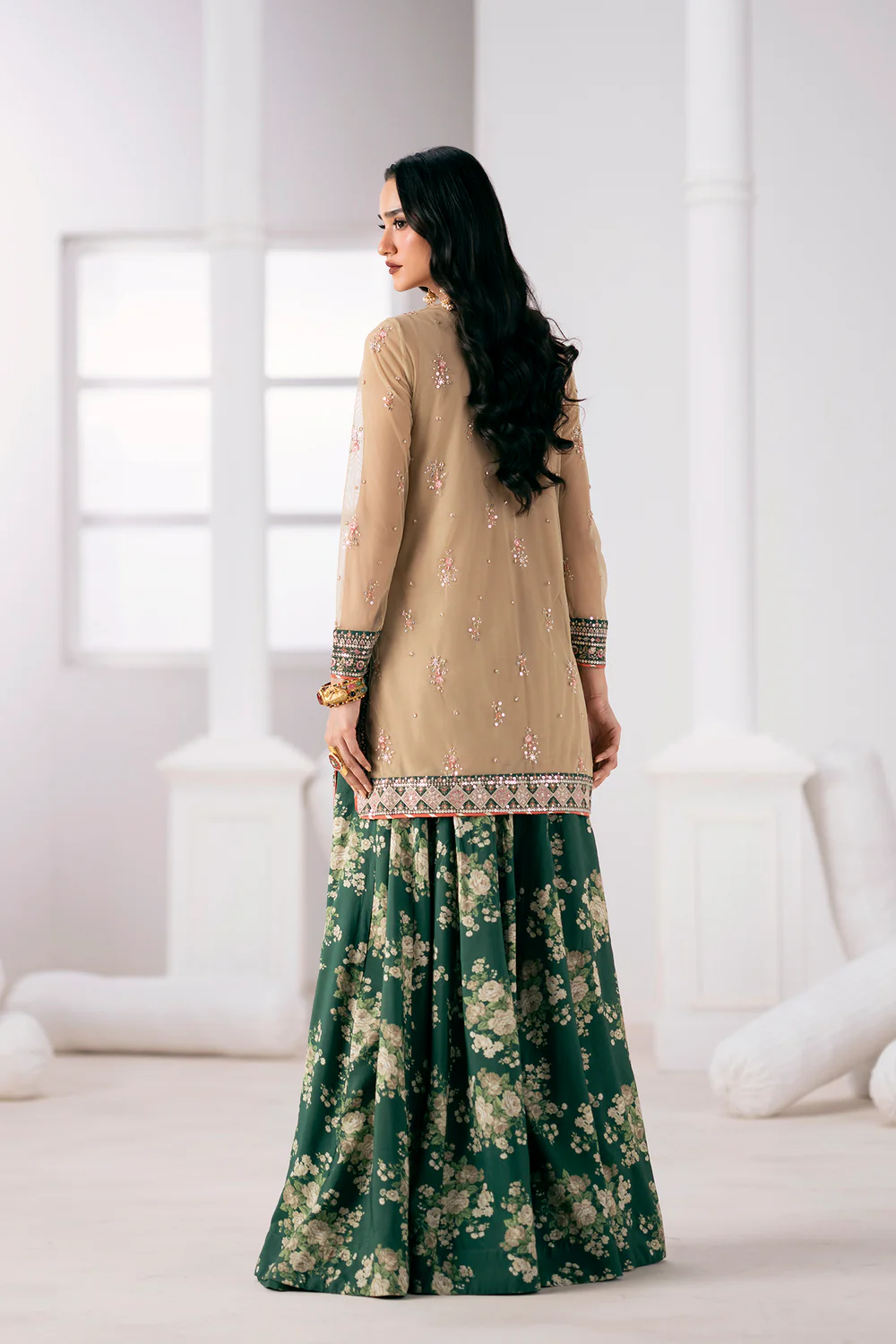 EMBROIDERED SUIT - Image 3