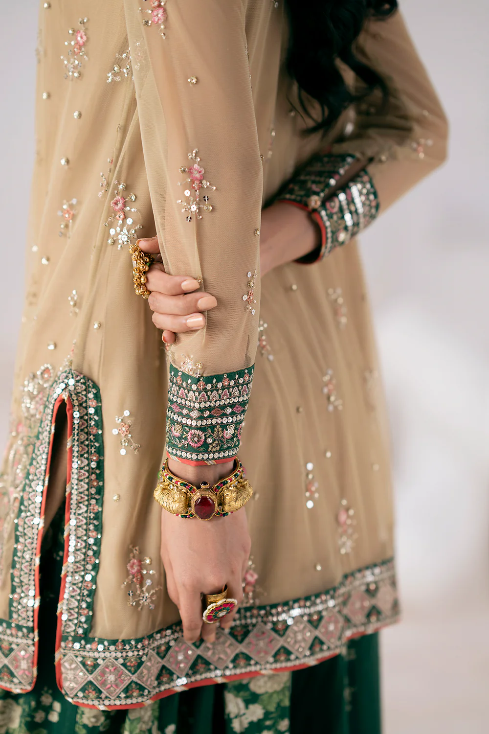 EMBROIDERED SUIT - Image 5