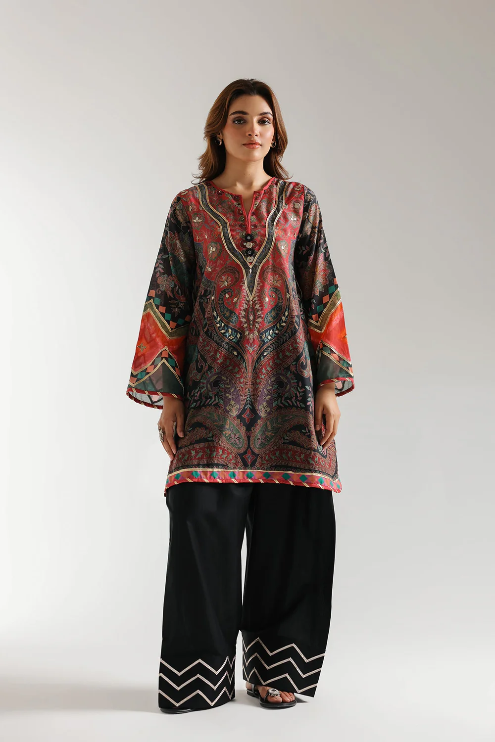 EMBROIDERED SUIT - Image 2