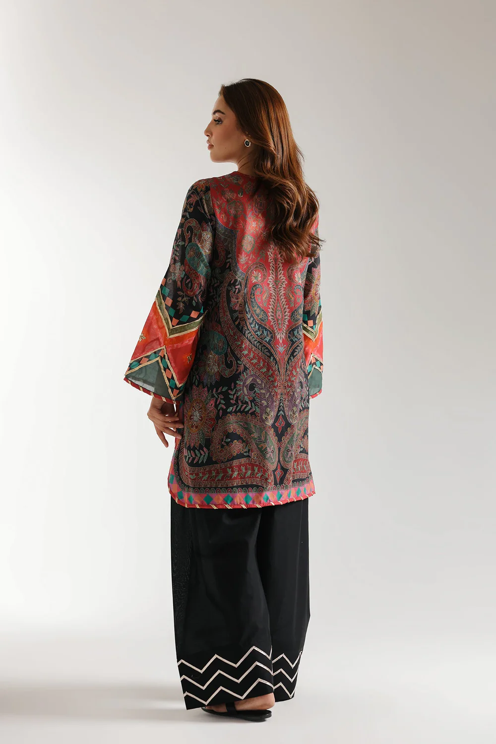 EMBROIDERED SUIT - Image 3