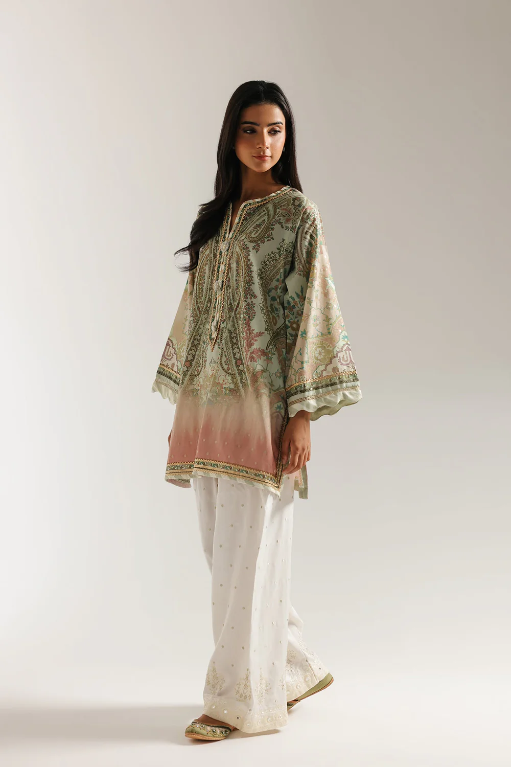 EMBROIDERED SUIT - Image 4