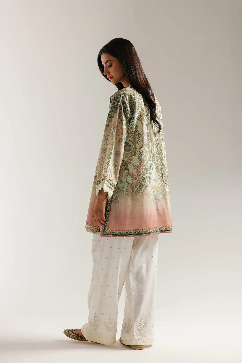 EMBROIDERED SUIT - Image 3