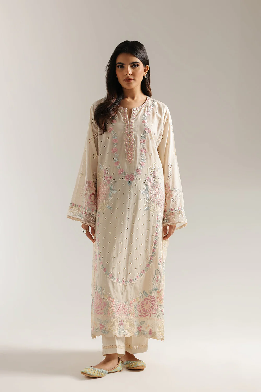 EMBROIDERED SUIT - Image 2