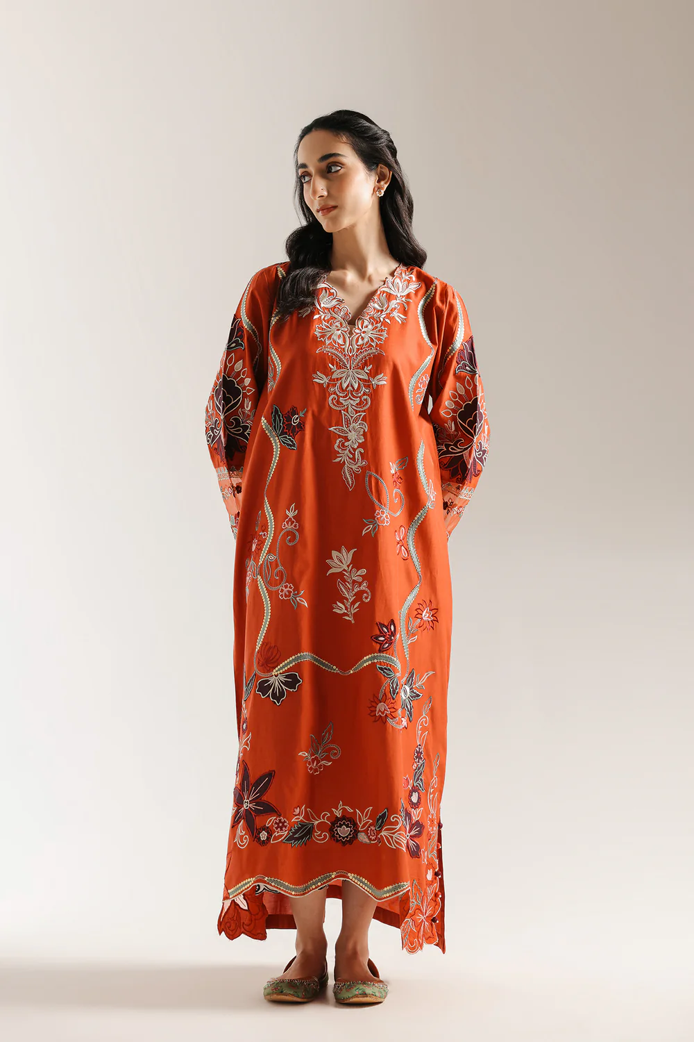 EMBROIDERED SUIT - Image 3